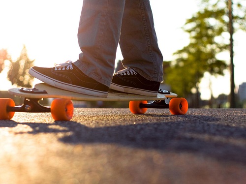 Skateboarders vs Longboarders